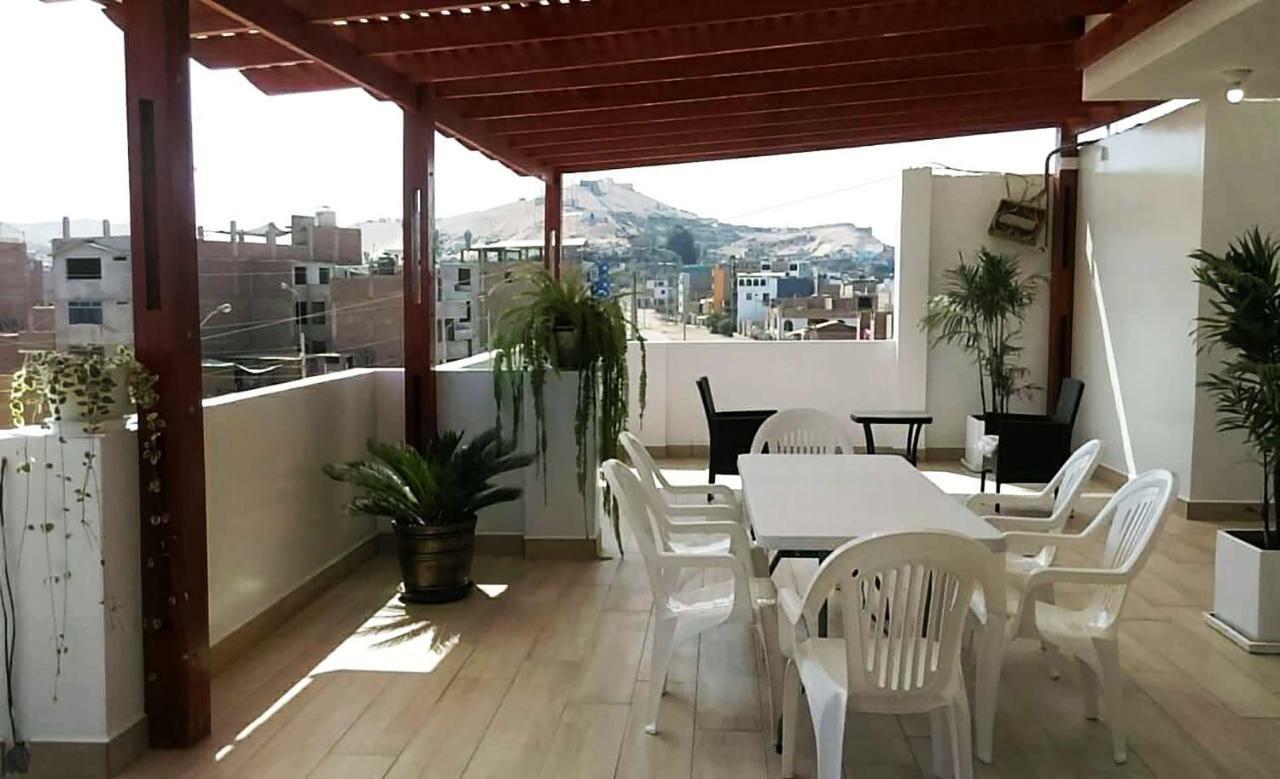 Hospedaje Luna Llena San Vicente de Cañete Eksteriør bilde