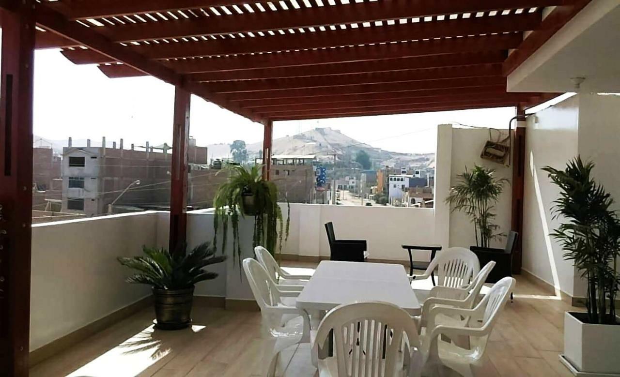 Hospedaje Luna Llena San Vicente de Cañete Eksteriør bilde
