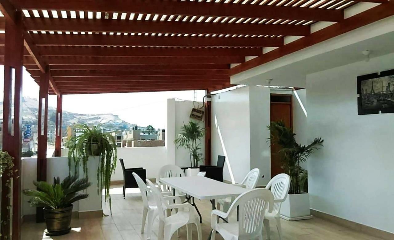 Hospedaje Luna Llena San Vicente de Cañete Eksteriør bilde
